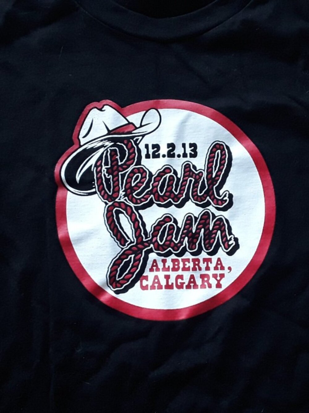 Pearl Jam Calgary Alberta 12.2.13 Concert Shirt – Lightning Bolt Tour – Small - Picture 3 of 4